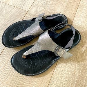 Ladies Born Kasia thong strap sandals